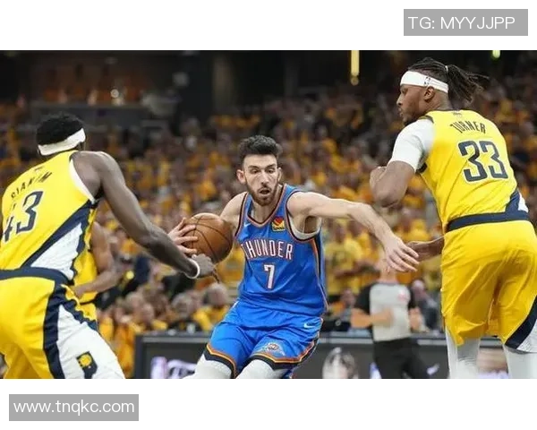 雷霆勇士西部决赛首战激战正酣双方争夺总决赛资格的关键较量